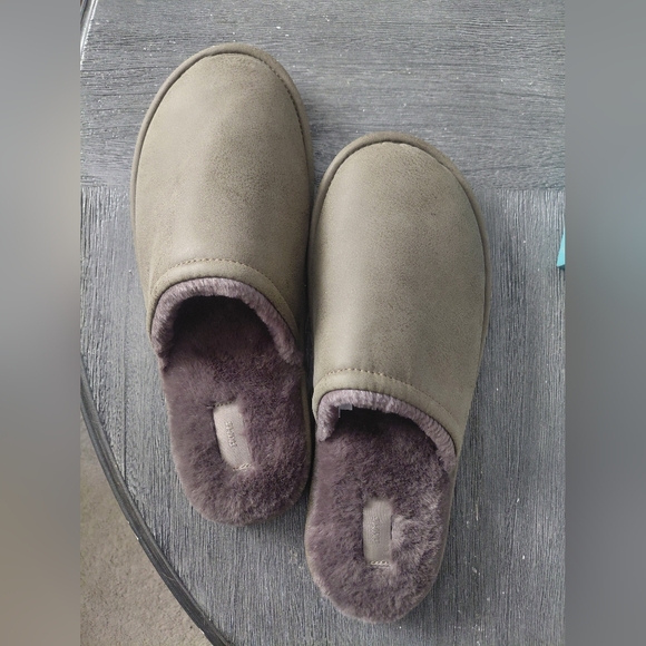 Skims Slippers - Picture 2 of 6